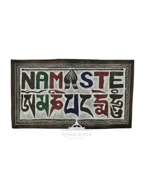 Panel de Piedra grabado con Namaste y Mantra I Himalayan Paradise